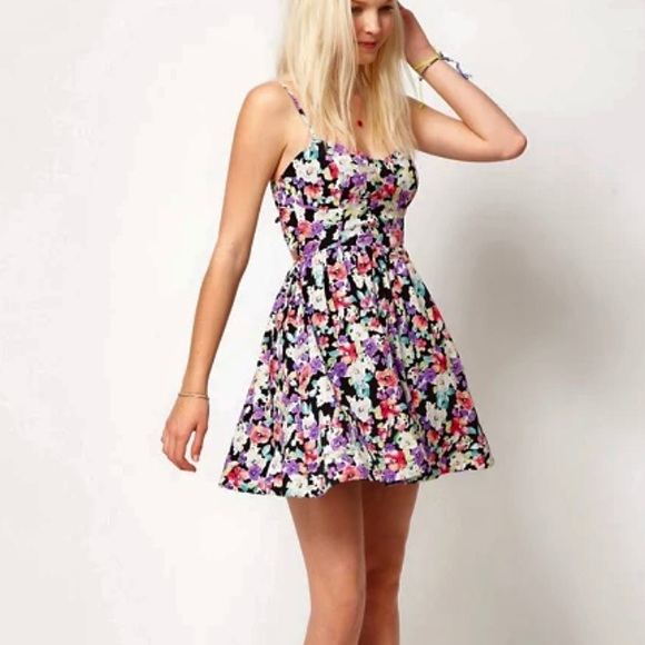 MINKPINK Black Lollie Floral Tie Back V-neck Mini - Picture 2 of 12